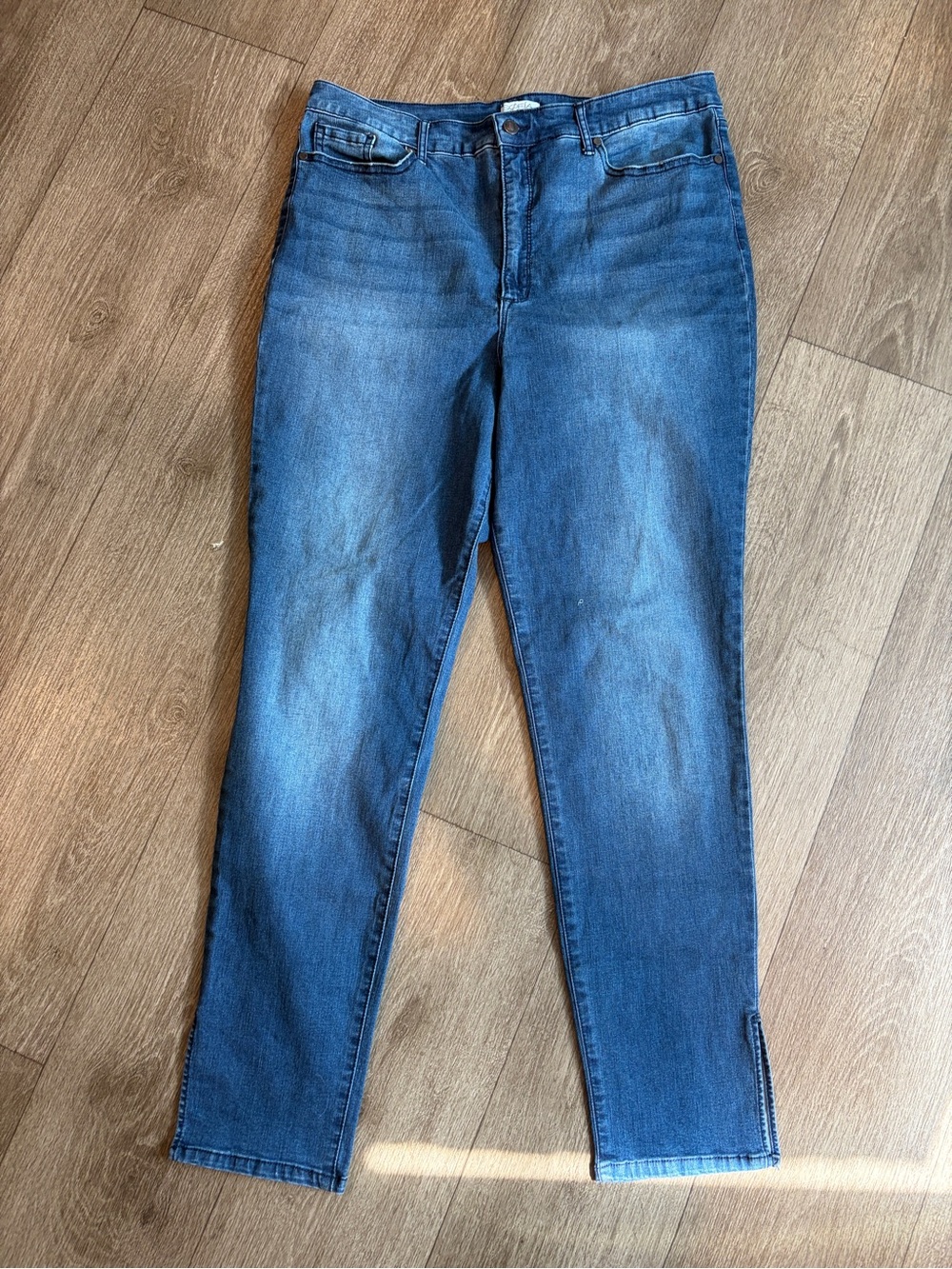 sofia by sofia vergara Women's Skinny Mid-Blue Denim Jeans